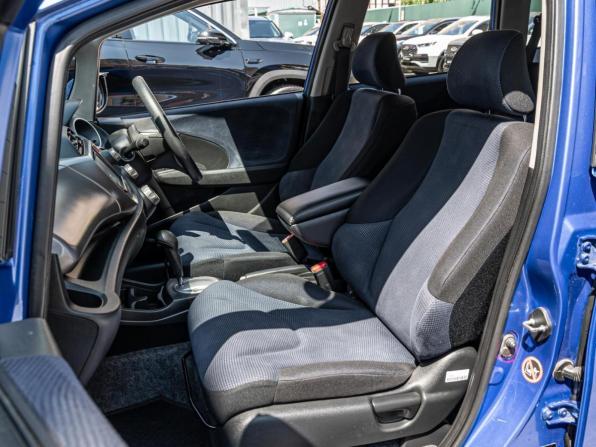 Honda Fit II с пробегом 2011 года, цена 800 000 рублей, 180704 км, хэтчбек, Автокод Объявления