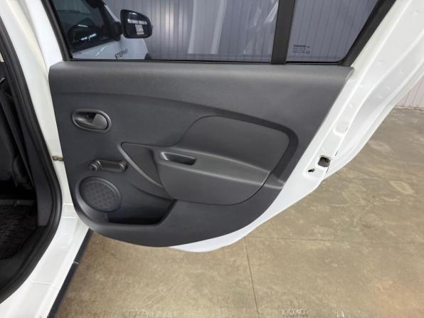 Renault Logan II Рестайлинг с пробегом 2021 года, цена 1 197 000 рублей, 98828 км, седан, Автокод Объявления