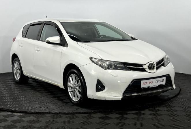 Toyota Auris II с пробегом 2013 года, цена 990 000 рублей, 236949 км, хэтчбек, Автокод Объявления