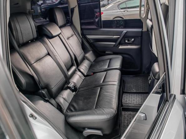 Mitsubishi Pajero IV Рестайлинг 2 с пробегом 2015 года, цена 2 300 000 рублей, 173185 км, внедорожник, Автокод Объявления