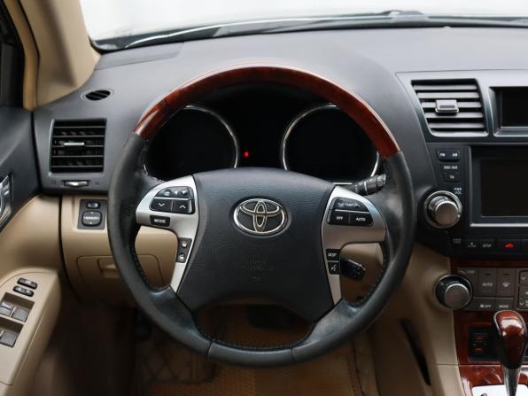 Toyota Highlander II (XU40) Рестайлинг с пробегом 2013 года, цена 1 525 000 рублей, 318622 км, внедорожник, Автокод Объявления