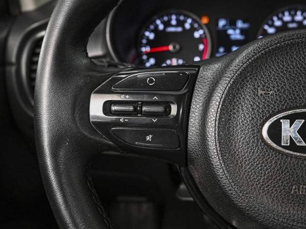 Kia Rio IV с пробегом 2018 года, цена 999 000 рублей, 185503 км, седан, Автокод Объявления