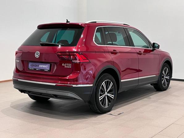 Volkswagen Tiguan II с пробегом 2018 года, цена 2 899 000 рублей, 123579 км, внедорожник, Автокод Объявления