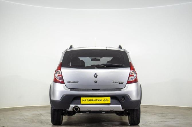 Renault Sandero II с пробегом 2014 года, цена 739 000 рублей, 106000 км, хэтчбек, Автокод Объявления