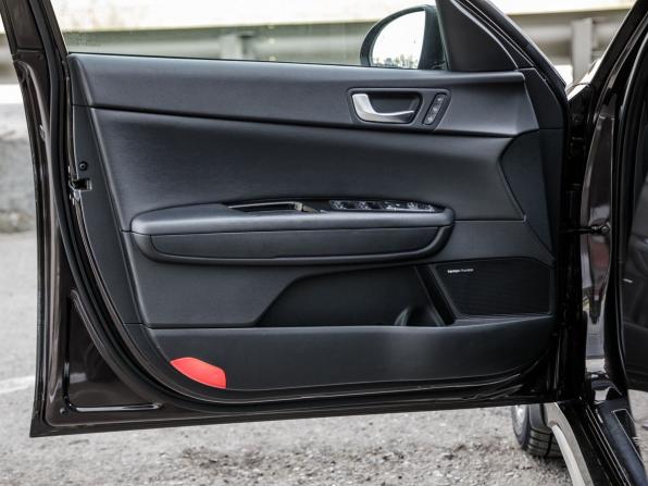 Kia Optima IV Рестайлинг с пробегом 2019 года, цена 2 298 000 рублей, 85910 км, седан, Автокод Объявления