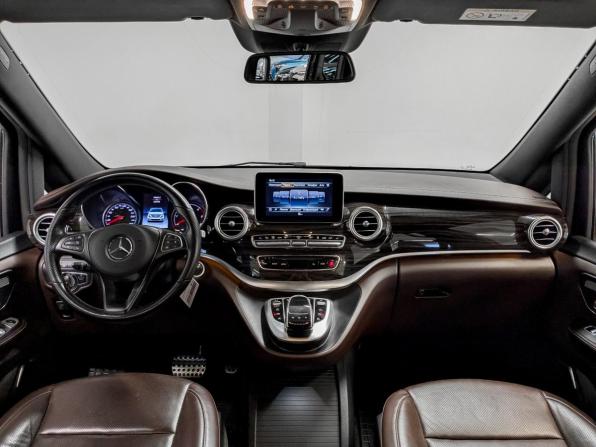Mercedes-Benz V-Класс III (W447) Рестайлинг с пробегом 2019 года, цена 6 350 000 рублей, 63987 км, минивэн, Автокод Объявления