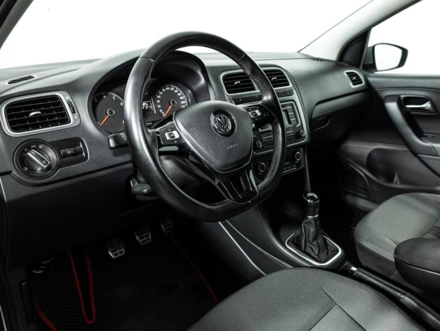 Volkswagen Polo V Рестайлинг Санкт-Петербург  - изображение 12
