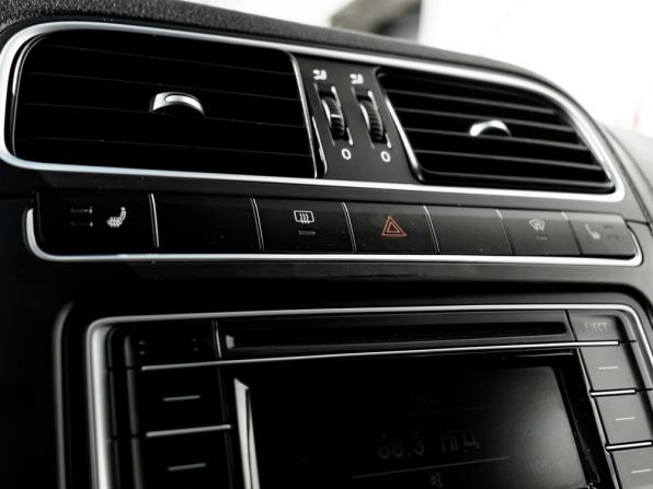 Volkswagen Polo V с пробегом 2014 года, цена 1 270 000 рублей, 23593 км, седан, Автокод Объявления