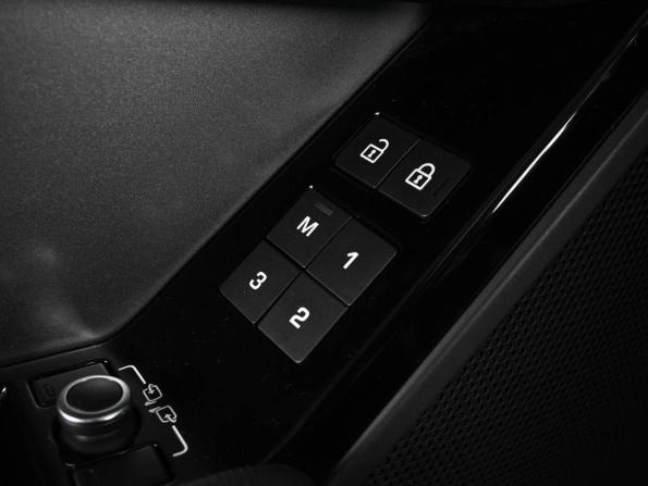Land Rover Range Rover Velar I с пробегом 2021 года, цена 5 799 000 рублей, 69519 км, внедорожник, Автокод Объявления