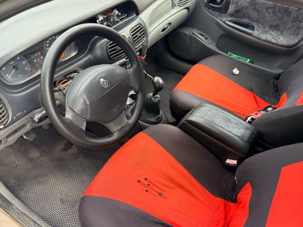 Renault Megane I Рестайлинг с пробегом 1999 года, цена 150 000 рублей, 252009 км, седан, Автокод Объявления