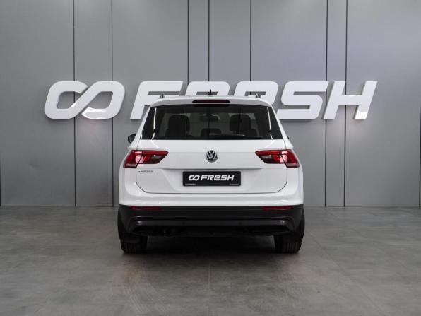 Volkswagen Tiguan II с пробегом 2018 года, цена 2 199 000 рублей, 101164 км, внедорожник, Автокод Объявления