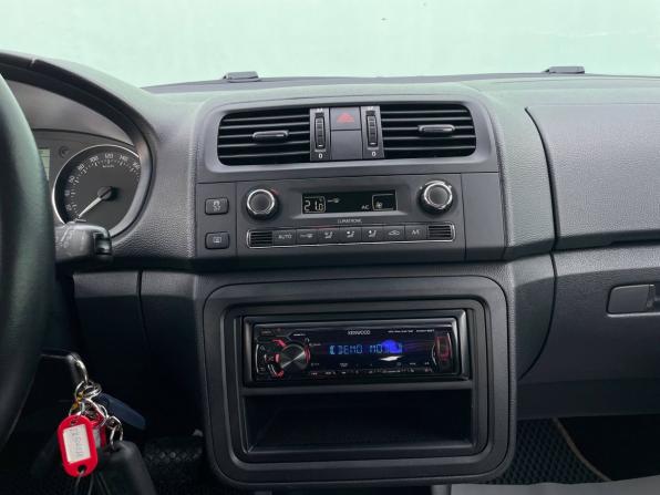 Skoda Fabia II Рестайлинг с пробегом 2013 года, цена 909 000 рублей, 179999 км, хэтчбек, Автокод Объявления