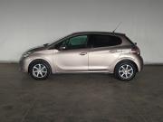Peugeot 208 I Москва  - изображение 19