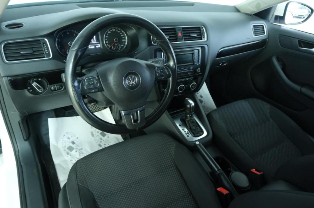 Volkswagen Jetta VI Омск  - изображение 11