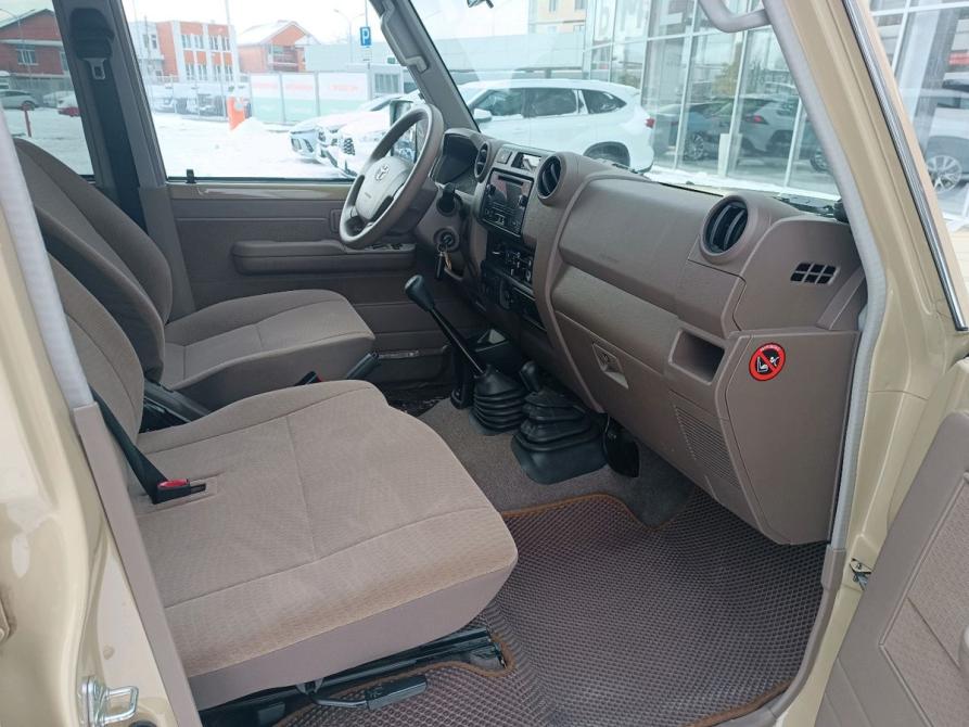 Toyota Land Cruiser 70 Series Рестайлинг 1 Ростов-на-Дону  - изображение 11