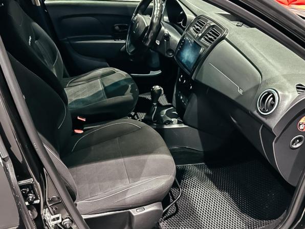 Renault Sandero II с пробегом 2017 года, цена 890 849 рублей, 199162 км, хэтчбек, Автокод Объявления