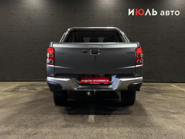 Mitsubishi L200 V с пробегом 2017 года, цена 2 165 000 рублей, 161783 км, пикап, Автокод Объявления