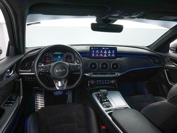 Kia Stinger I Рестайлинг с пробегом 2022 года, цена 2 999 099 рублей, 45922 км, лифтбек, Автокод Объявления