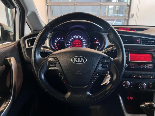 Kia Ceed II Рестайлинг с пробегом 2017 года, цена 1 522 000 рублей, 128206 км, хэтчбек, Автокод Объявления