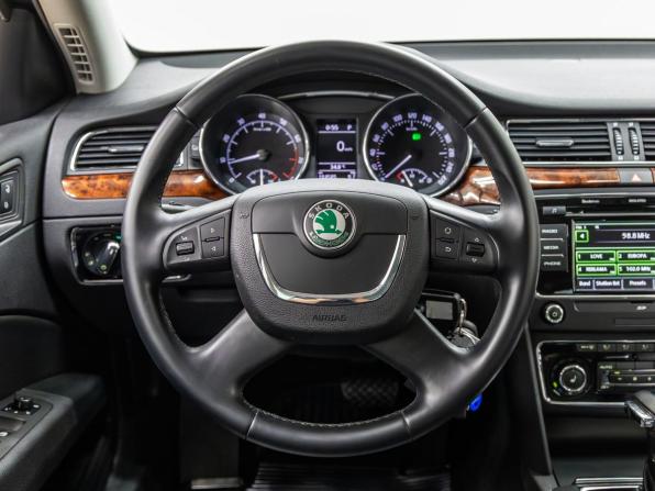 Skoda Superb II с пробегом 2010 года, цена 978 000 рублей, 184585 км, лифтбек, Автокод Объявления