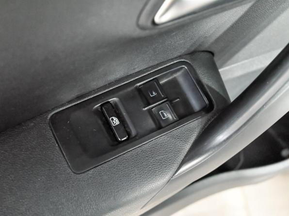 Volkswagen Polo V Рестайлинг с пробегом 2018 года, цена 970 000 рублей, 103848 км, седан, Автокод Объявления