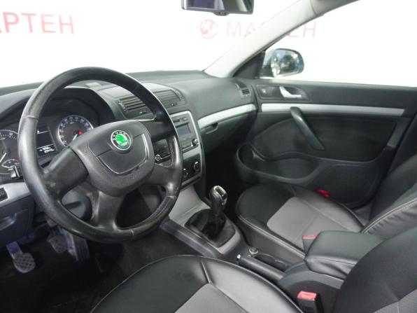 Skoda Octavia II (A5) Рестайлинг с пробегом 2013 года, цена 939 000 рублей, 123443 км, лифтбек, Автокод Объявления