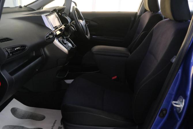 Toyota Wish II Рестайлинг с пробегом 2012 года, цена 1 519 000 рублей, 109360 км, минивэн, Автокод Объявления