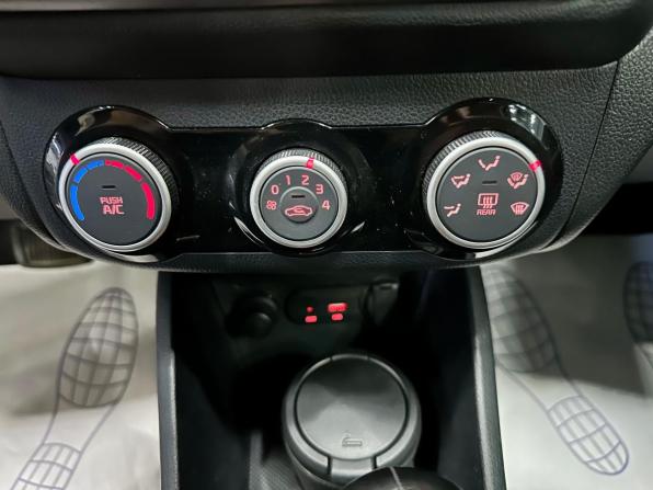 Kia Rio III Рестайлинг с пробегом 2017 года, цена 830 000 рублей, 102653 км, хэтчбек, Автокод Объявления