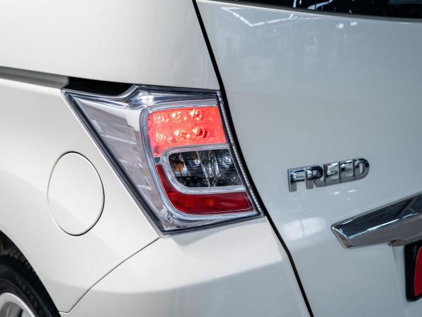 Honda Freed I Рестайлинг с пробегом 2012 года, цена 1 015 000 рублей, 178600 км, компактвэн, Автокод Объявления