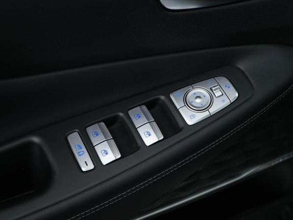 Hyundai Santa Fe IV Рестайлинг с пробегом 2021 года, цена 4 096 900 рублей, 29935 км, внедорожник, Автокод Объявления