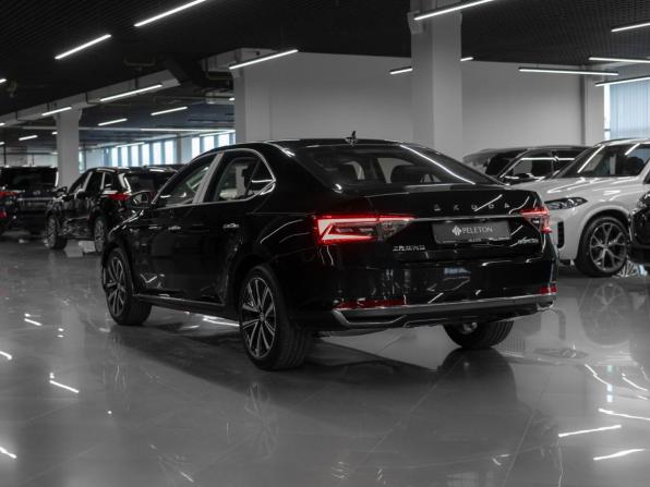 Skoda Superb III Рестайлинг с пробегом 2025 года, цена 3 250 000 рублей, 55 км, лифтбек, Автокод Объявления