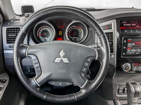 Mitsubishi Pajero IV Рестайлинг 2 с пробегом 2017 года, цена 3 330 000 рублей, 106953 км, внедорожник, Автокод Объявления