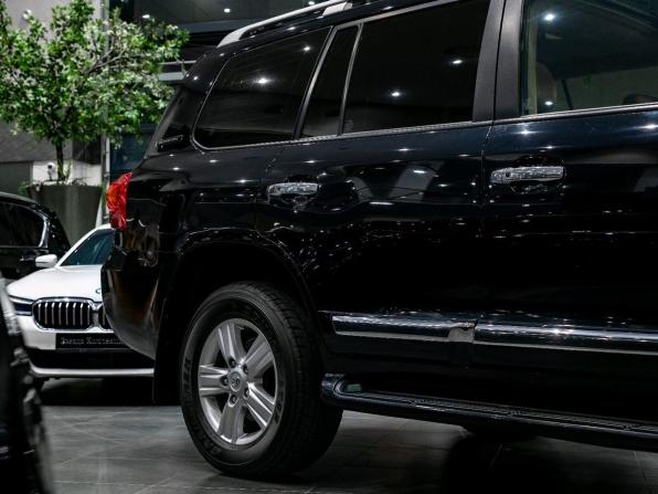 Toyota Land Cruiser 200 Series Рестайлинг 1 с пробегом 2014 года, цена 5 279 900 рублей, 180045 км, внедорожник, Автокод Объявления