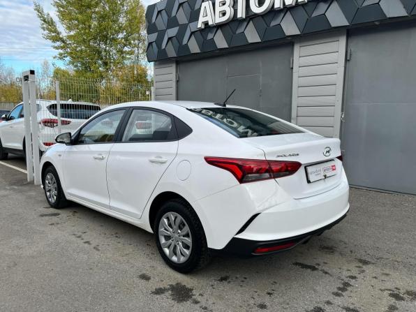 Hyundai Solaris II Рестайлинг с пробегом 2022 года, цена 1 630 490 рублей, 77000 км, седан, Автокод Объявления