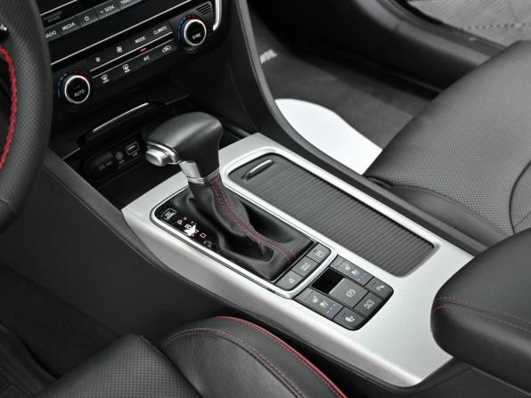 Kia Optima IV Рестайлинг с пробегом 2018 года, цена 2 149 000 рублей, 101000 км, седан, Автокод Объявления