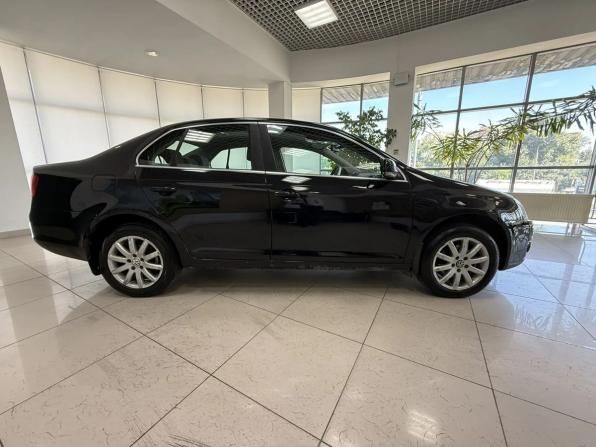 Volkswagen Jetta V с пробегом 2008 года, цена 445 000 рублей, 318990 км, седан, Автокод Объявления