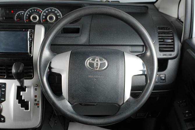 Toyota Noah II (R70) с пробегом 2012 года, цена 1 889 000 рублей, 198000 км, минивэн, Автокод Объявления