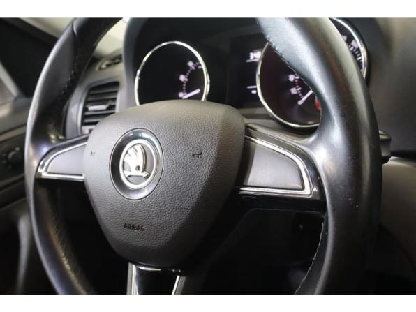 Skoda Yeti I Рестайлинг с пробегом 2015 года, цена 1 421 000 рублей, 104413 км, внедорожник, Автокод Объявления
