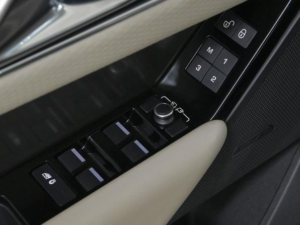 Land Rover Range Rover Velar I с пробегом 2018 года, цена 2 920 000 рублей, 137801 км, внедорожник, Автокод Объявления