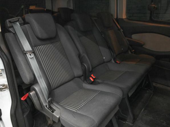 Ford Tourneo Custom I с пробегом 2017 года, цена 2 050 000 рублей, 284180 км, минивэн, Автокод Объявления