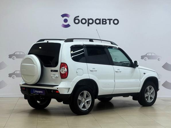 Chevrolet Niva I Рестайлинг с пробегом 2018 года, цена 860 000 рублей, 98771 км, внедорожник, Автокод Объявления