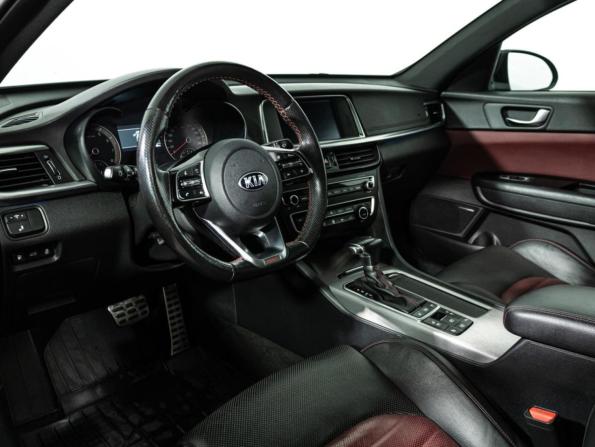 Kia Optima IV Рестайлинг с пробегом 2018 года, цена 1 779 700 рублей, 102055 км, седан, Автокод Объявления