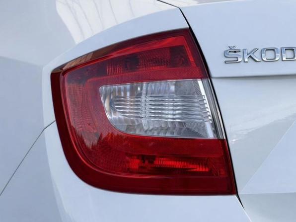 Skoda Rapid I с пробегом 2017 года, цена 897 000 рублей, 142061 км, лифтбек, Автокод Объявления