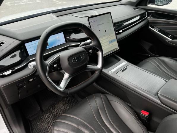 Geely Preface I с пробегом 2024 года, цена 2 550 999 рублей, 19330 км, седан, Автокод Объявления
