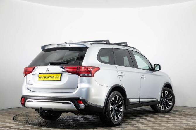 Mitsubishi Outlander III Рестайлинг 3 с пробегом 2022 года, цена 2 459 000 рублей, 98450 км, внедорожник, Автокод Объявления