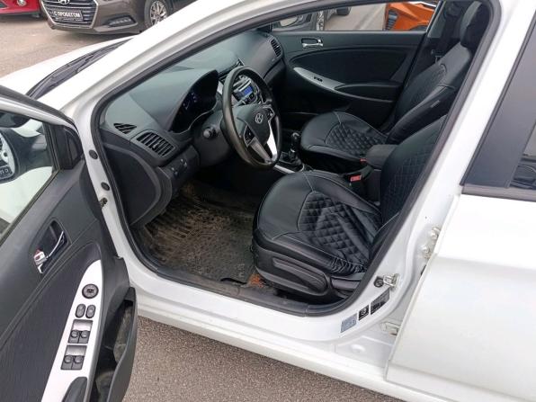 Hyundai Solaris I с пробегом 2013 года, цена 649 000 рублей, 117269 км, седан, Автокод Объявления