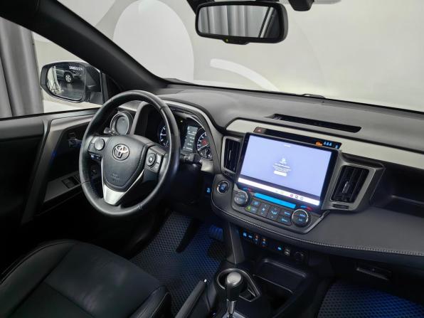 Toyota RAV4 IV (XA40) Рестайлинг с пробегом 2017 года, цена 2 888 000 рублей, 124452 км, внедорожник, Автокод Объявления