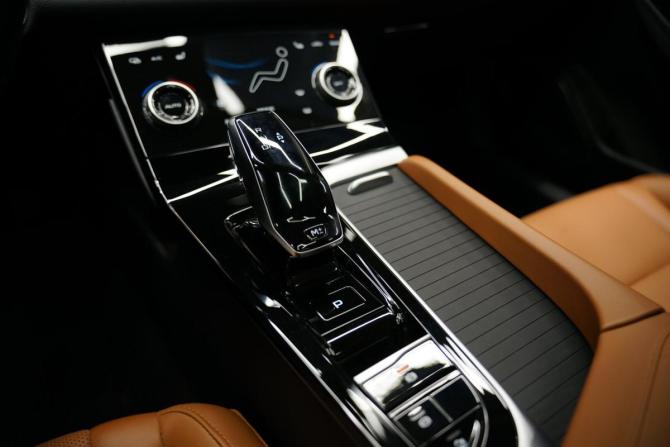 FAW Bestune B70 I с пробегом 2023 года, цена 2 190 000 рублей, 6000 км, лифтбек, Автокод Объявления