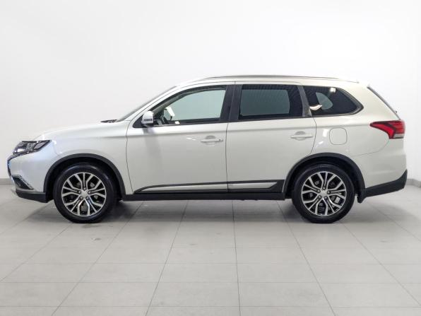 Mitsubishi Outlander III Рестайлинг 2 с пробегом 2018 года, цена 2 190 000 рублей, 51500 км, внедорожник, Автокод Объявления