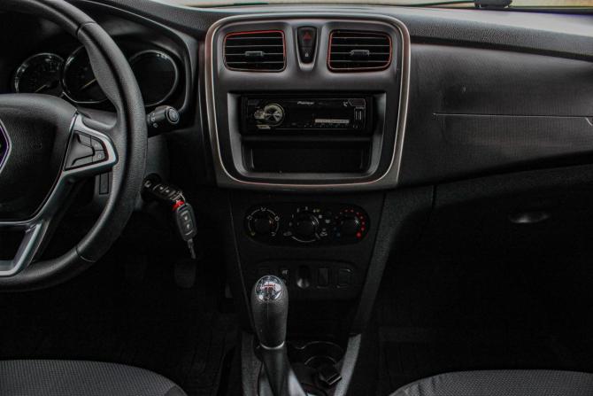 Renault Sandero II Рестайлинг с пробегом 2019 года, цена 989 000 рублей, 58257 км, хэтчбек, Автокод Объявления